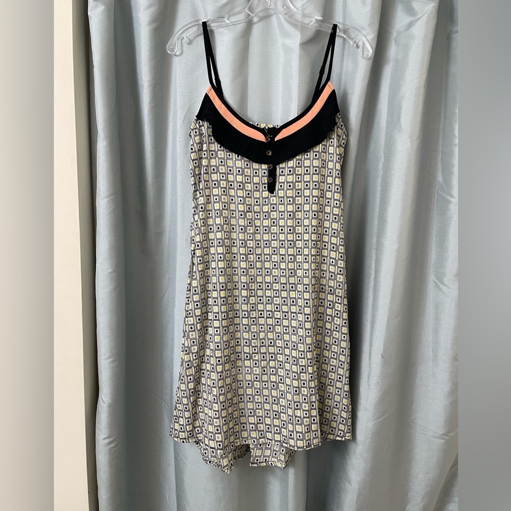 Volcom XS Black & Yellow Square Geometric Chemise Dress with Peach and Black Top